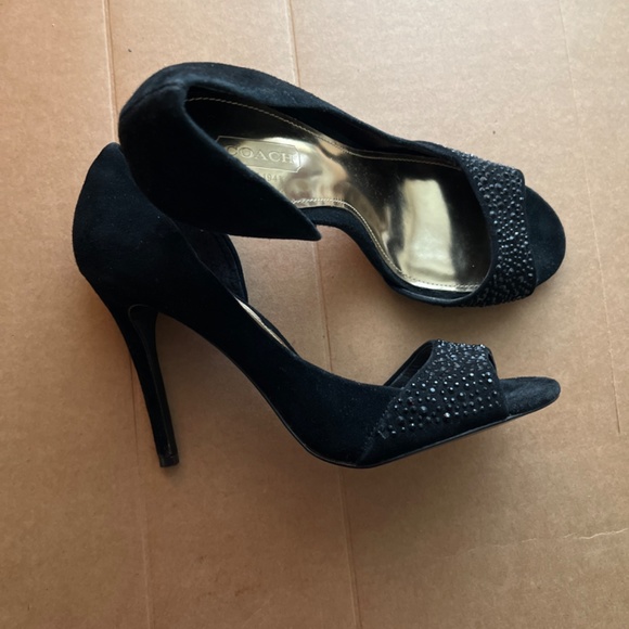 Shoes - Picture 2 of 4